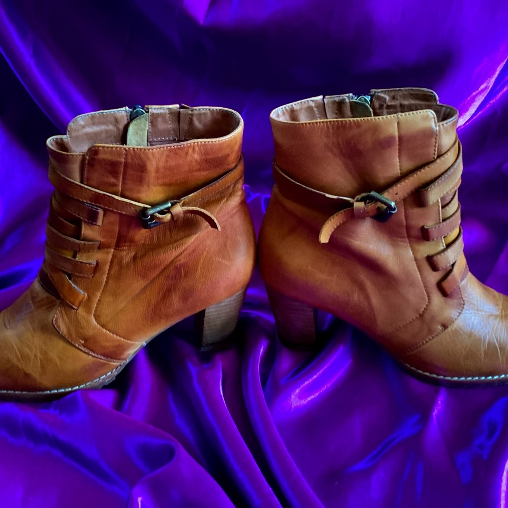 Antelope Leather Lace Booties